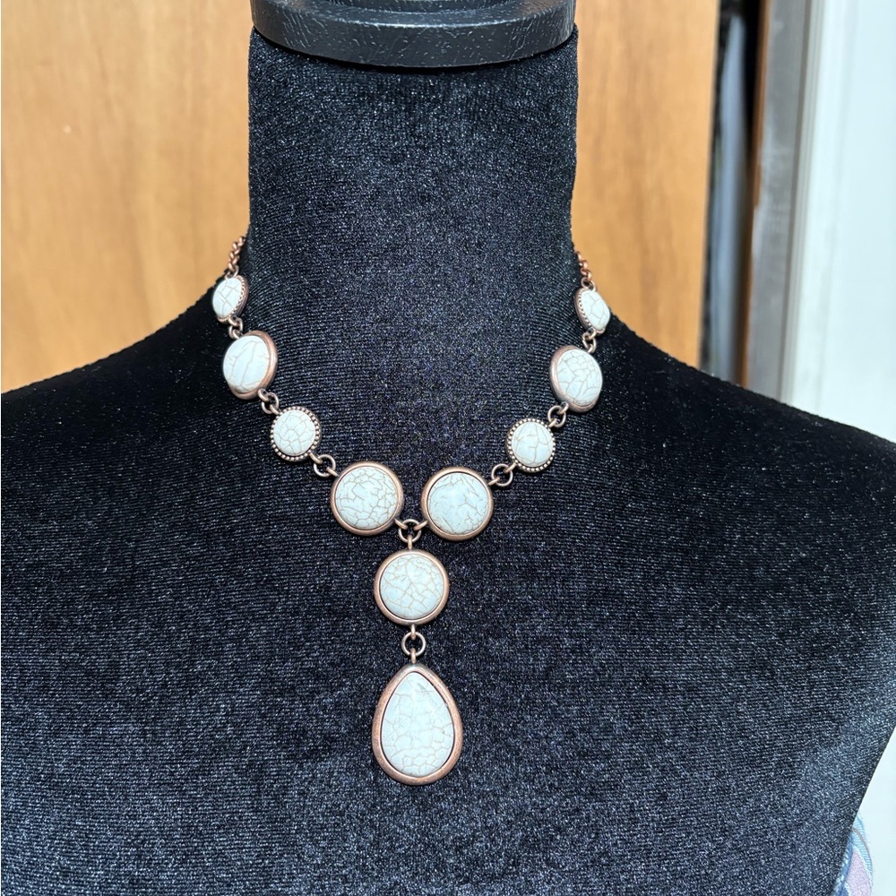 Paparazzi Elegant White Necklace Set